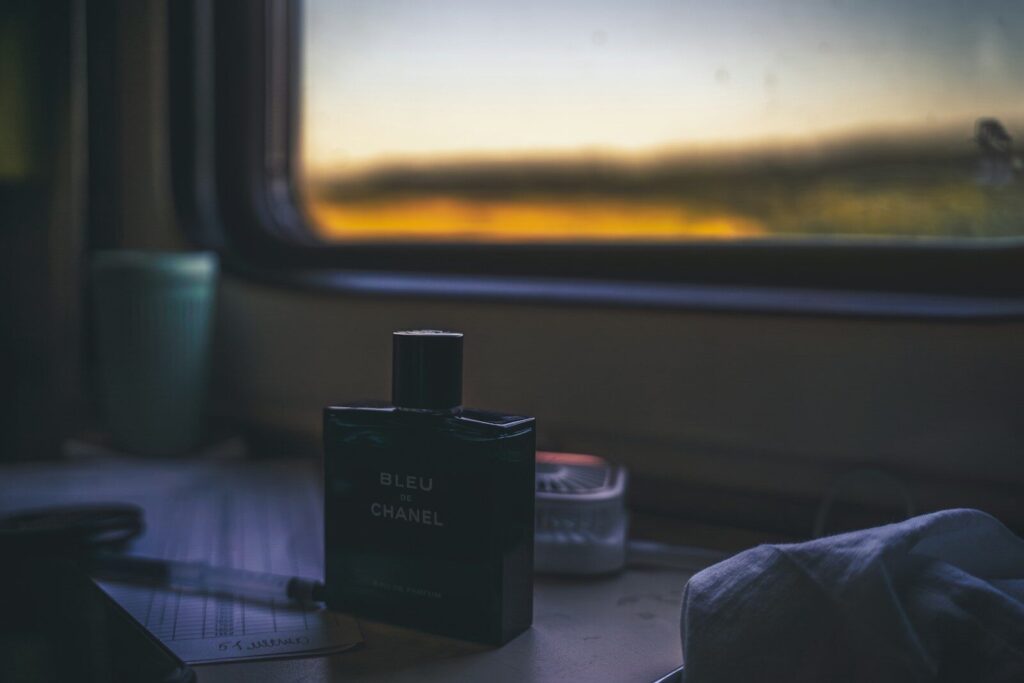 Travel Perfume Guide: How to Choose the Perfect Fragrance for Every Trip